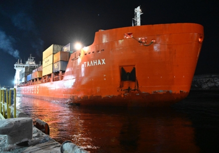 Зафиксирован новый рекорд грузоперевозок по Северному морскому пути  Перевезено 35 млн тонн грузов 