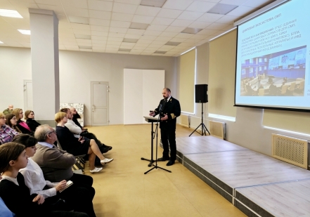Глава Росатомфлота прочитал лекцию в Мурманской областной универсальной научной библиотеке