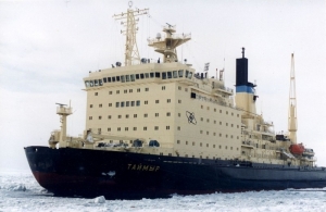 Атомный ледокол «Таймыр» обеспечил проводку каравана судов в направлении порта Сабетта
