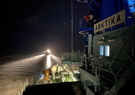Атомный ледокол «Арктика» обеспечил первую проводку в акватории Северного морского пути