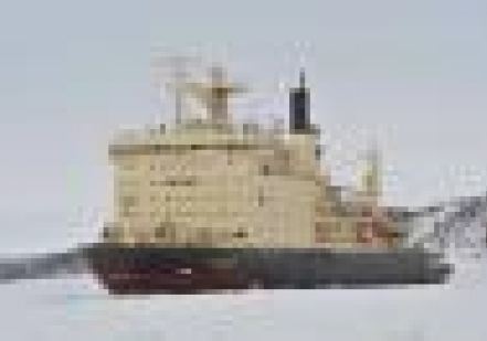 В море Лаптевых атомный ледокол «Таймыр» принял участие в поисково-спасательной операции