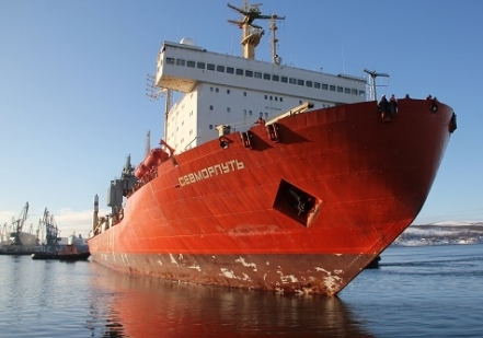 Атомный контейнеровоз «Севморпуть» Росатомфлота обеспечит доставку груза на ледовый припай реки Енисей