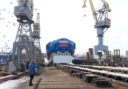 Первый серийный универсальный атомный ледокол «Сибирь» спущен на воду