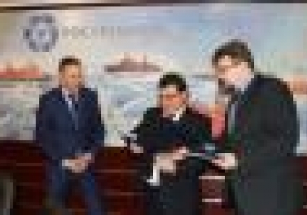 В Росатомфлоте наградили лучших работников экипажа атомного ледокола "Таймыр"