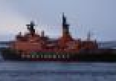 АТОМОХОД «РОССИЯ» ВЗЯЛ КУРС НА БАЛТИКУ